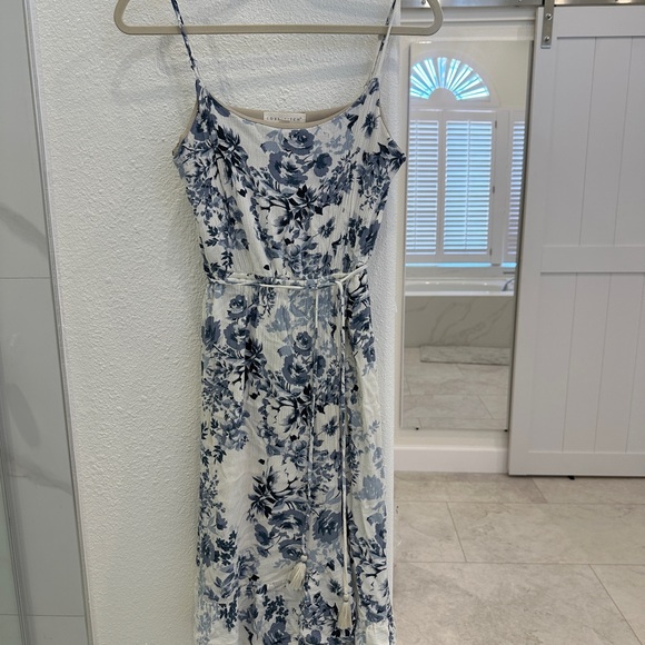 Love Stitch Dresses & Skirts - Love Stitch Blue and White Floral Midi Dress
